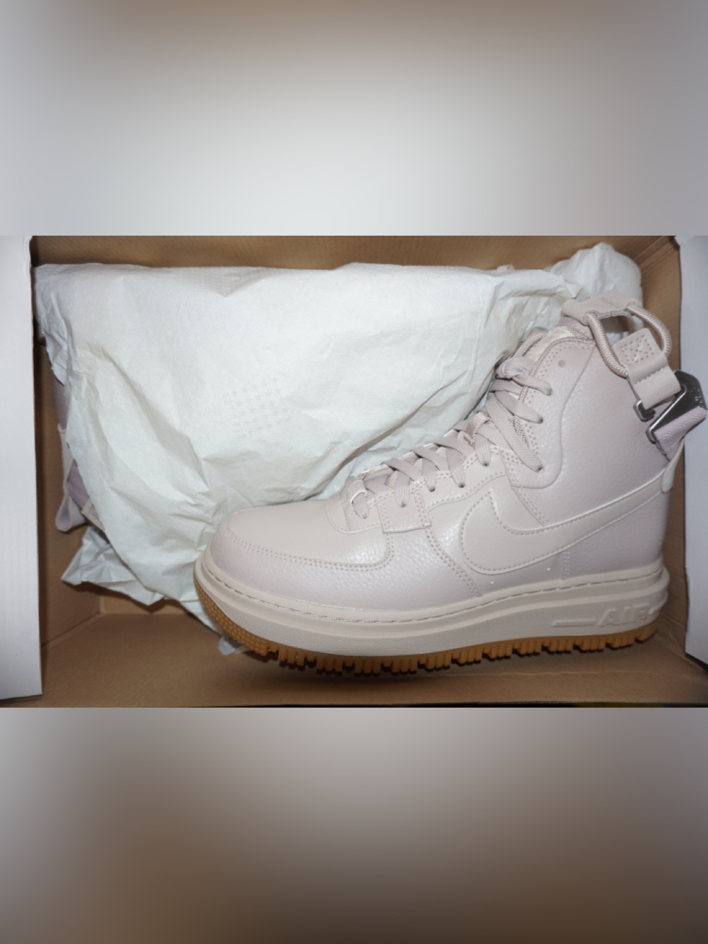 Nike Air Force 1 Utility 2.0
Fossil Stone (Women's)